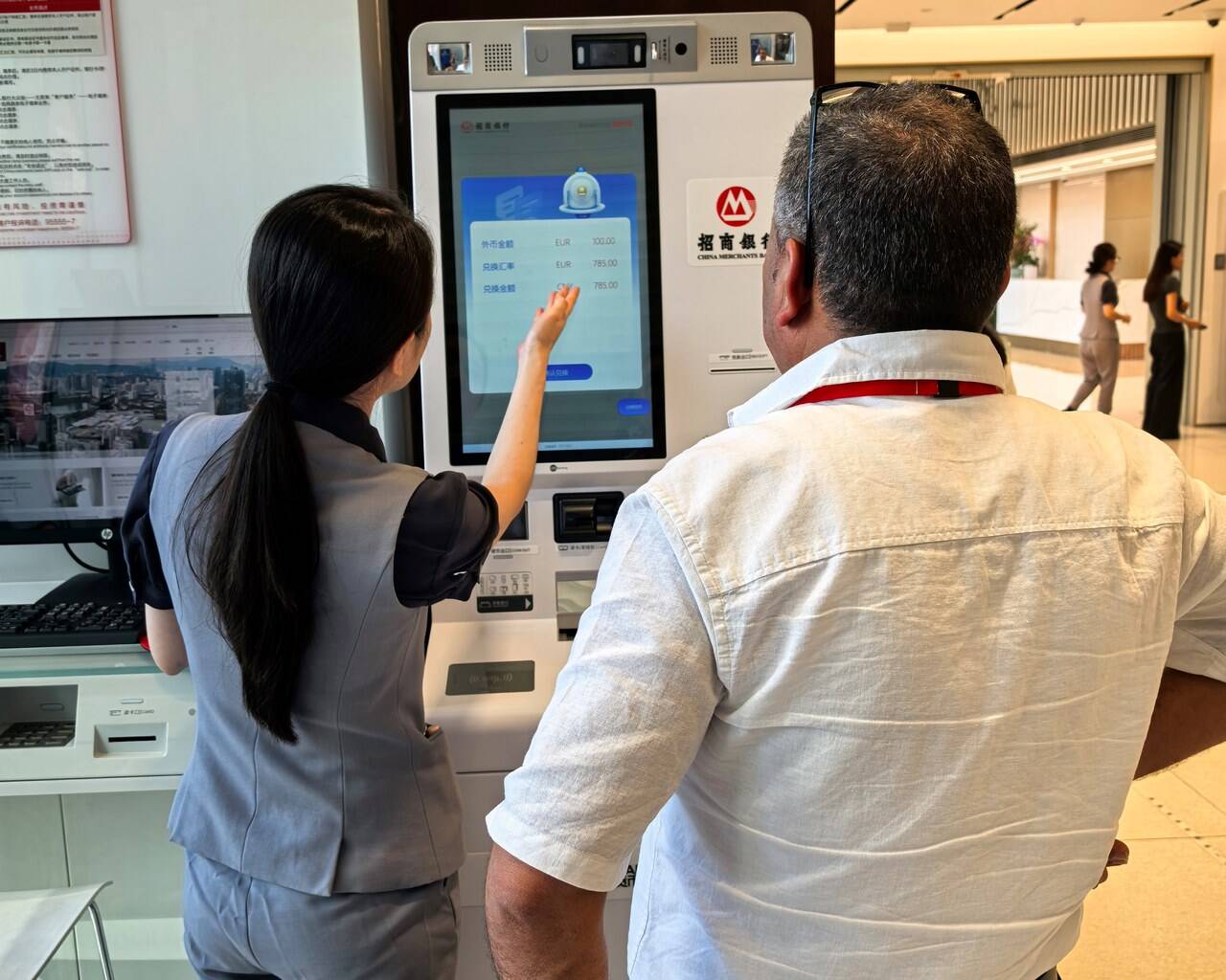 最新医保卡提取现金方法自助提款机方法分析(最方便真实的浮梁医疗保障卡怎么提取现金方法)